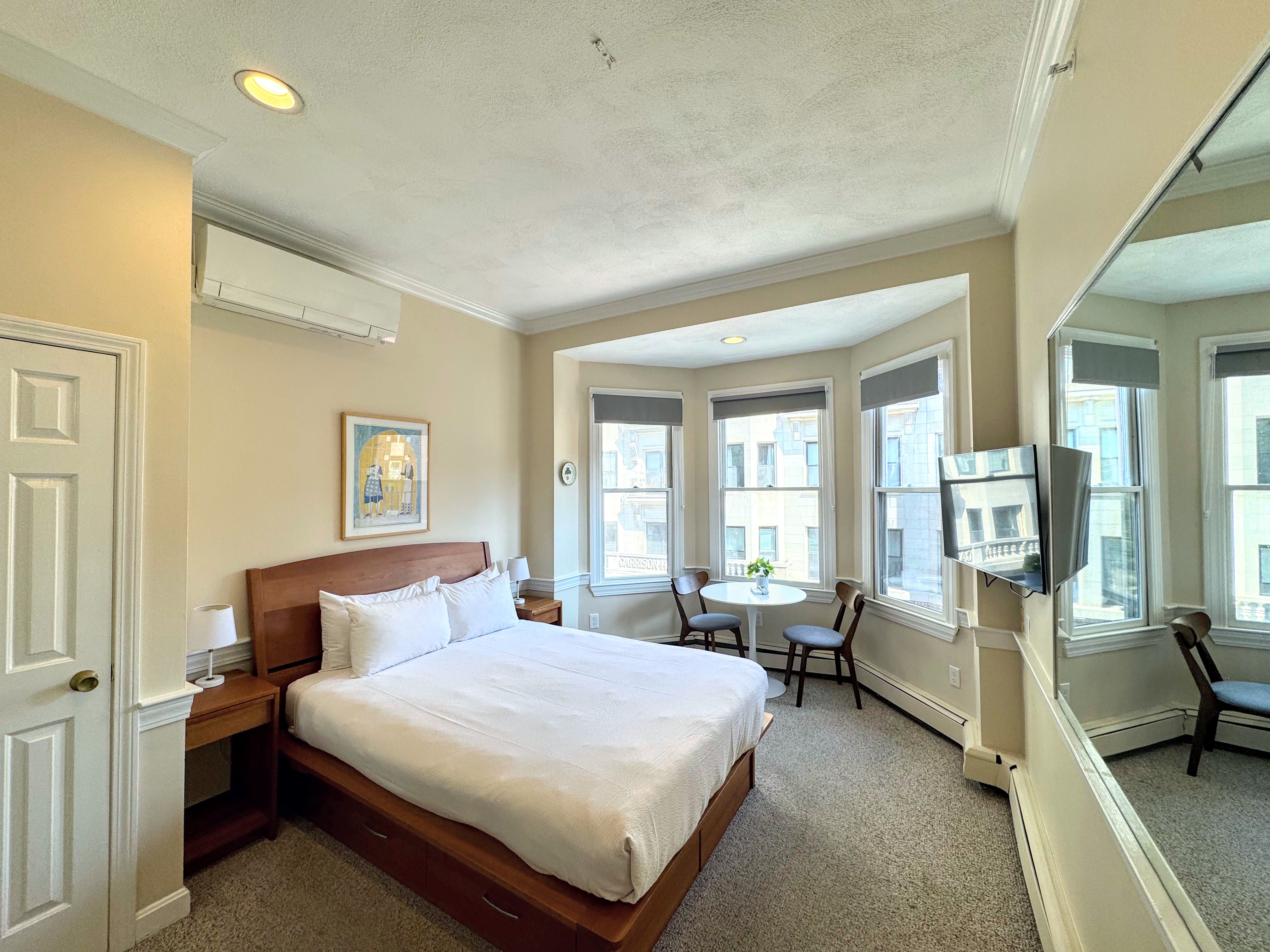 Queen bed 